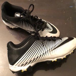 Nike VPR cleats, youth 5.5. Lightly used. Exc cond